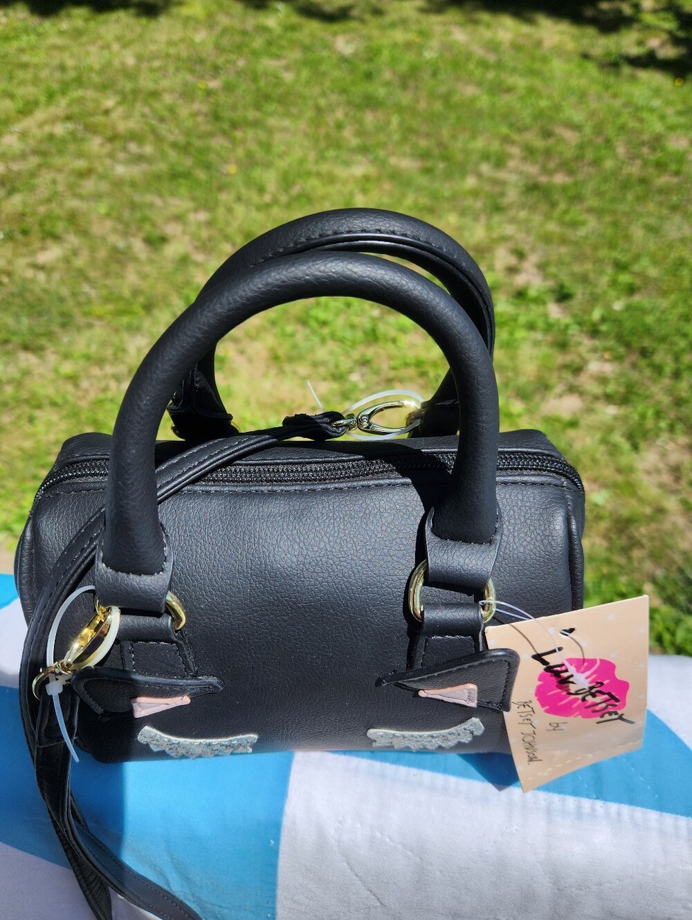 Betsey Johnson Black Cat Vampire Handbag Crossbody NWT - Picture 4 of 7